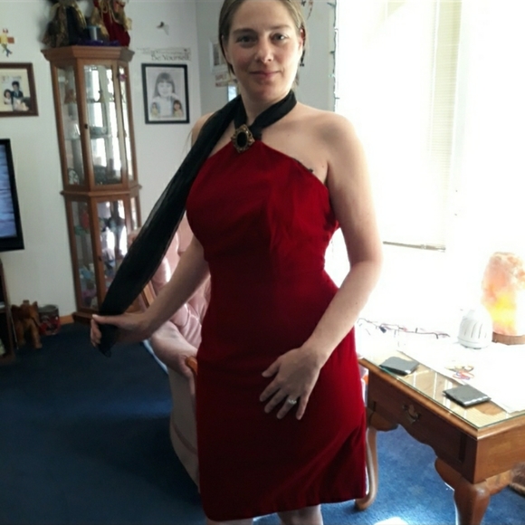 Meet your Posh Ambassador SaraJane - Picture 1 of 14